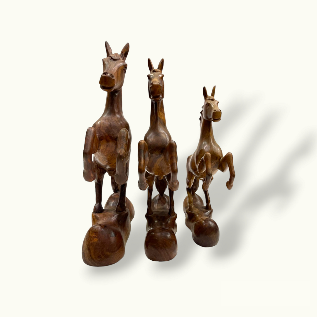 Attractive Wooden Horse Statue, The Best Wooden Horse Set.