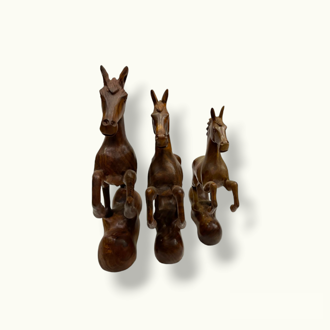 Attractive Wooden Horse Statue, The Best Wooden Horse Set.