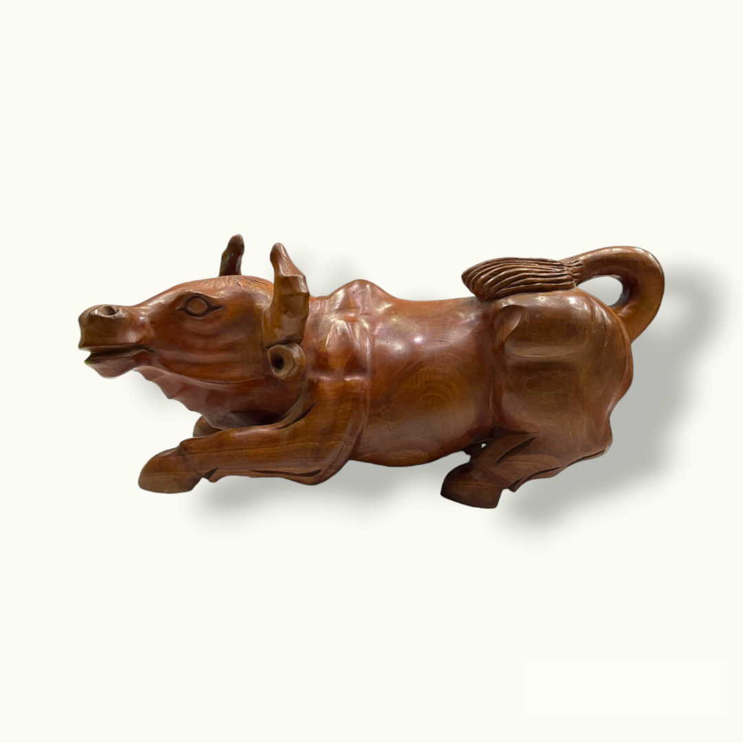 Stunning Wooden Bull Statue, Excellent Wooden Bull Sculpture.