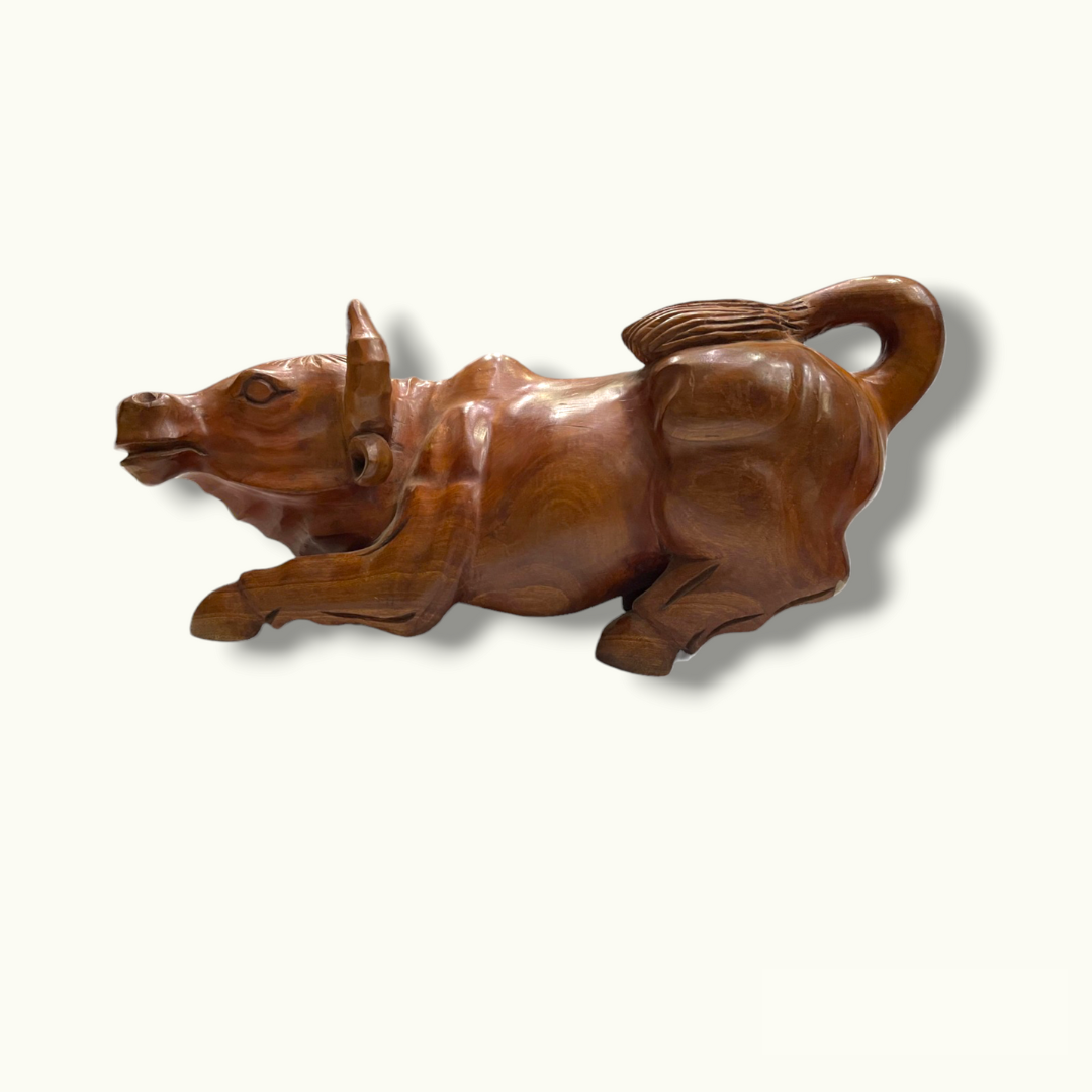 Stunning Wooden Bull Statue, Excellent Wooden Bull Sculpture.