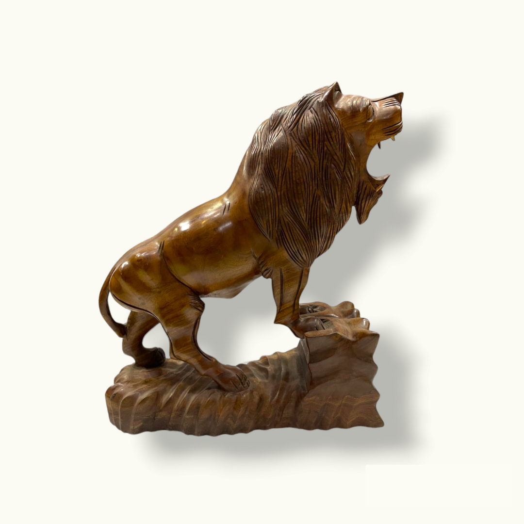 Stunning Wooden Lion Sculpture, The Unique Wooden Lion Statue.