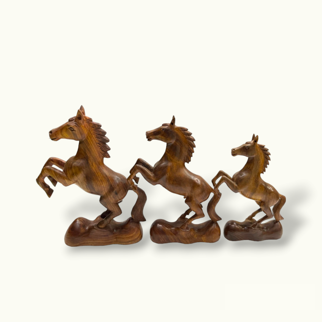 Attractive Wooden Horse Statue, The Best Wooden Horse Set.