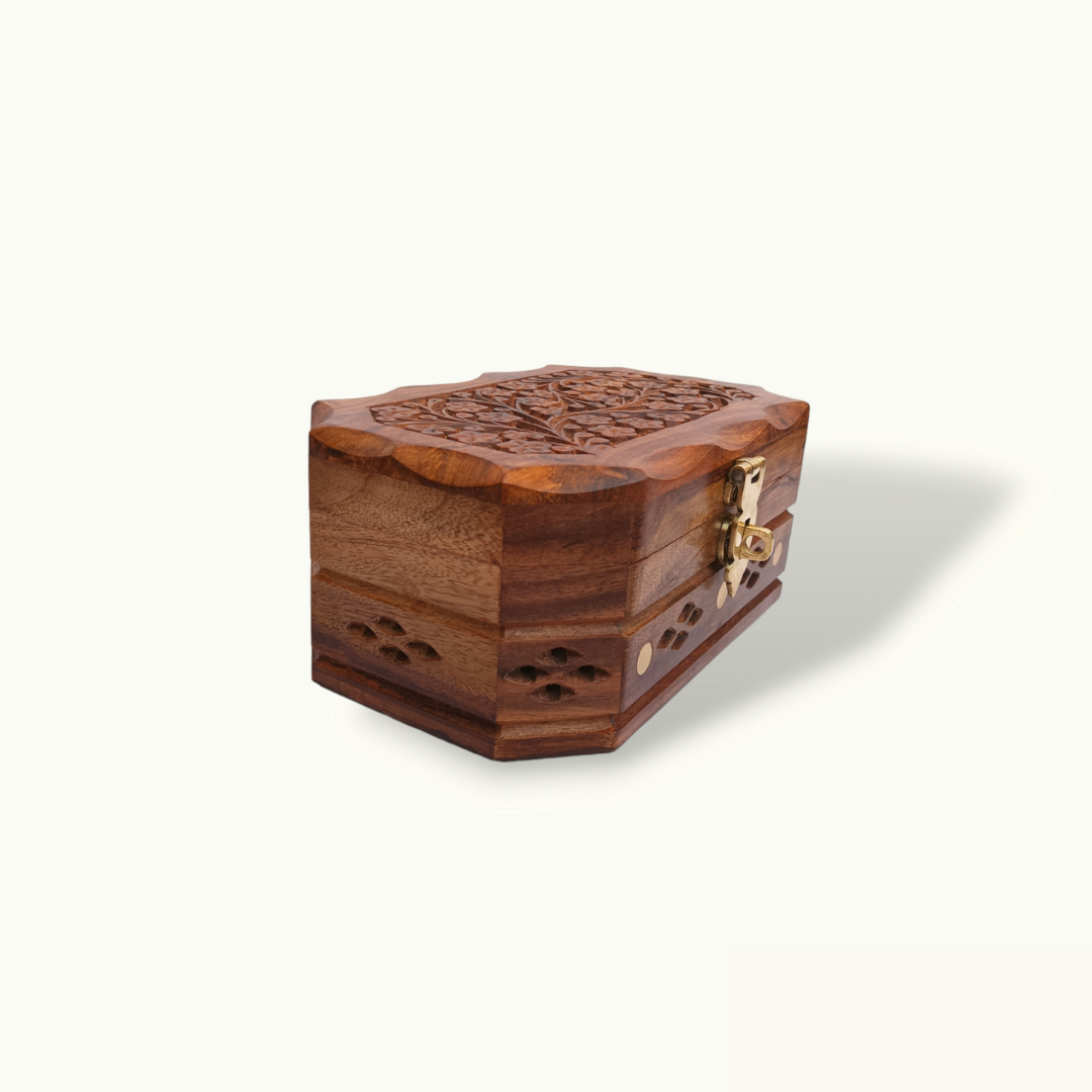 Carving Jewelry Box., Timeless Elegance for Your Precious Treasure.