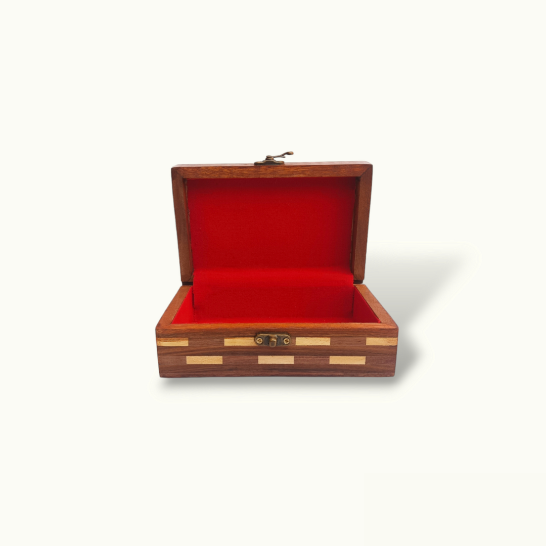 Beautiful Chess Shape Jewelry Box, Creative Wooden Jewelry Box.