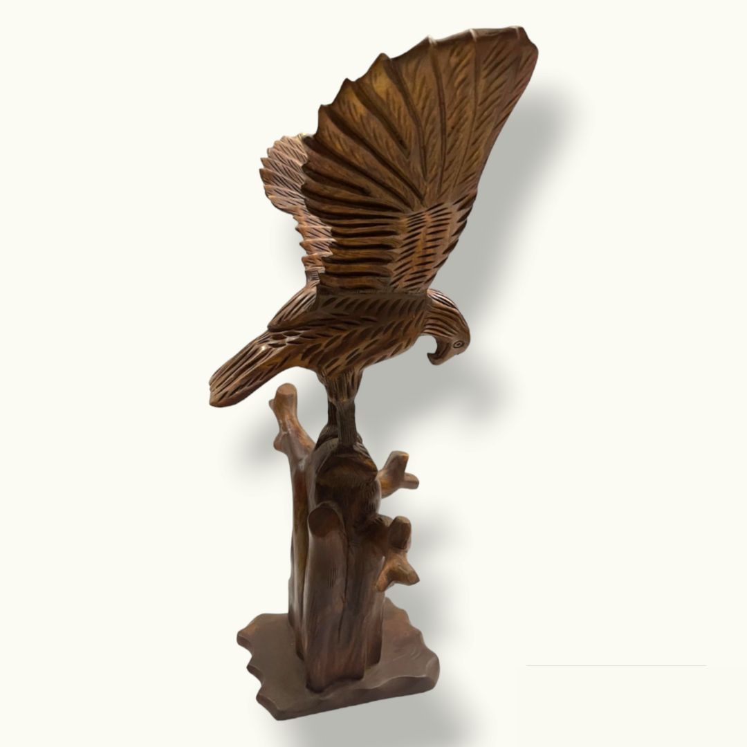 Stunning Wooden Eagle Statue, Beautiful Eagle Sculpture.