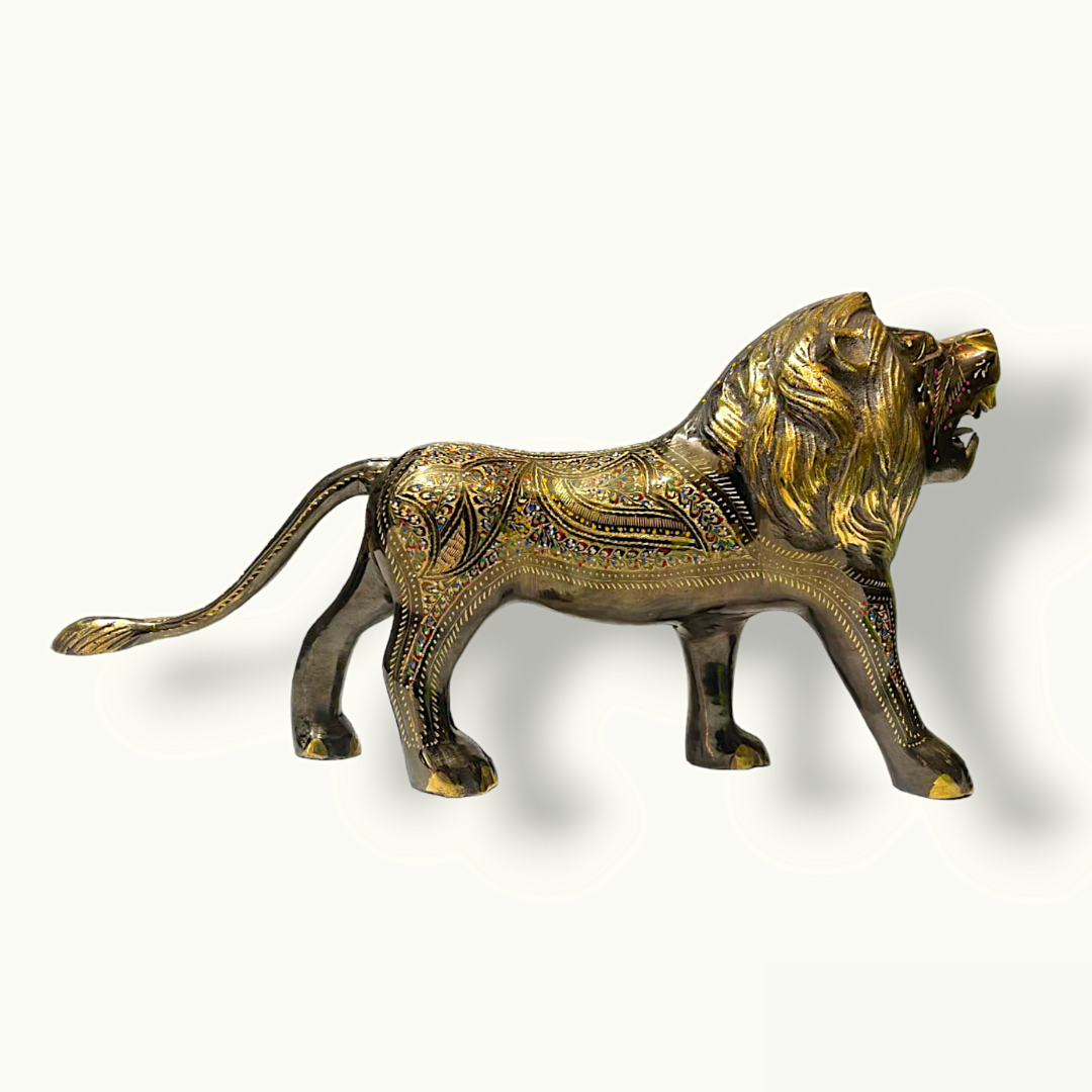 Beautiful Brass Lion Statue, Stunning Roaring Lion Sculpture.