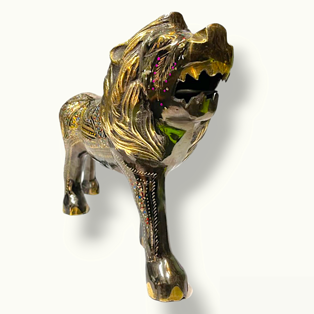 Beautiful Brass Lion Statue, Stunning Roaring Lion Sculpture.