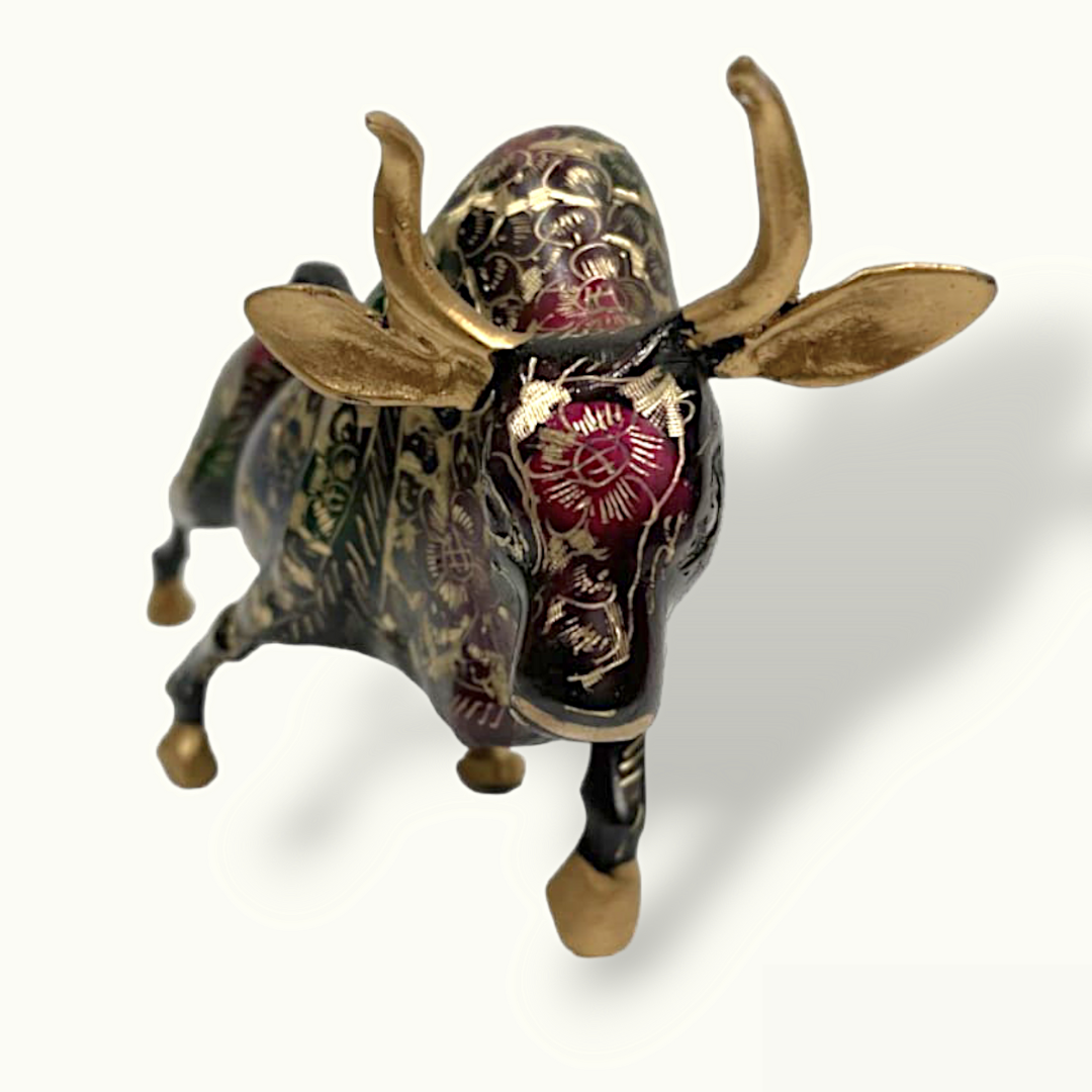 Stunning Brass Bull Statue, Handcrafted Beautiful Bull Sculpture.