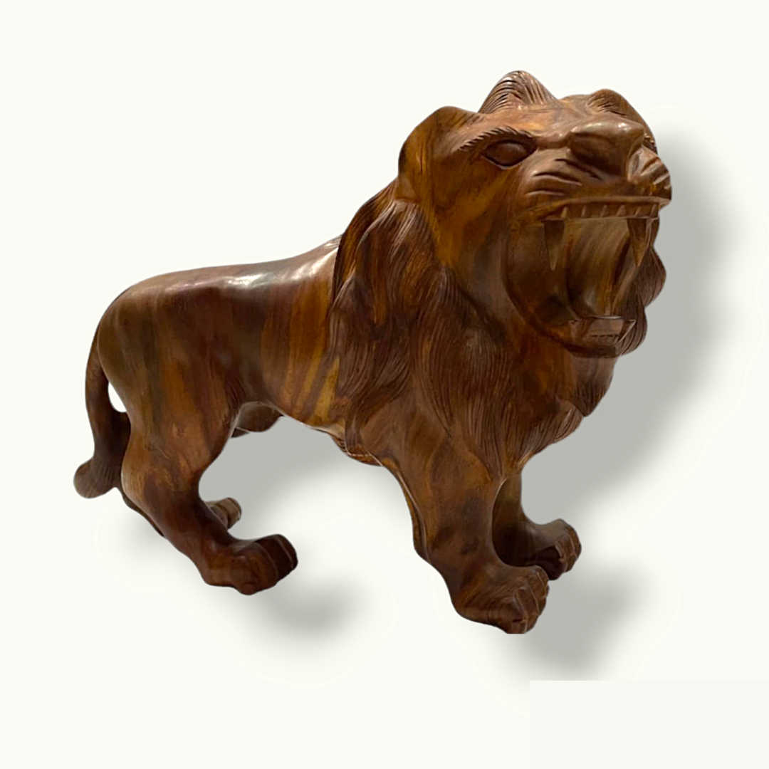 Stunning Wooden Lion Statue, Attractive Wild Roaring Lion Sculpture.