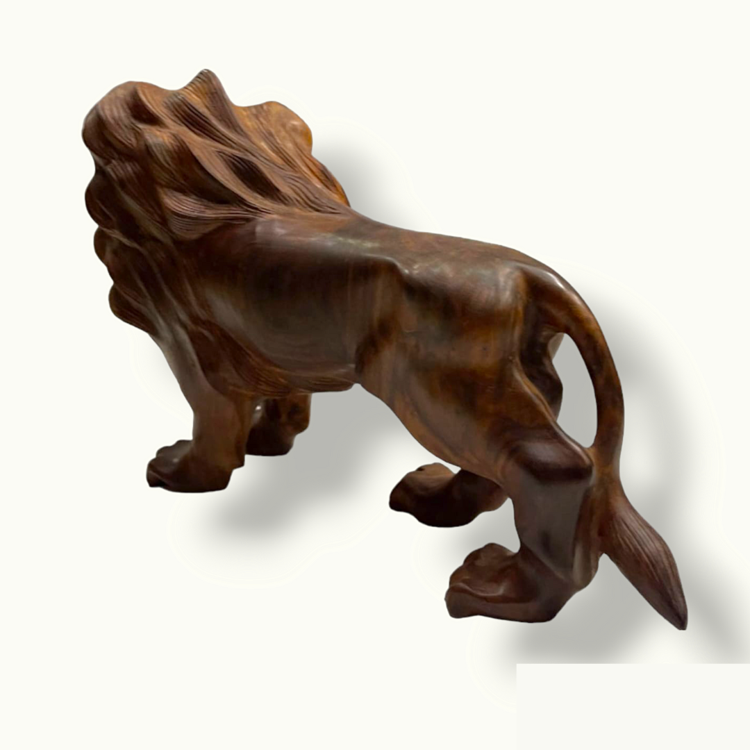 Stunning Wooden Lion Statue, Attractive Wild Roaring Lion Sculpture.