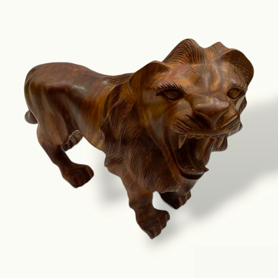 Stunning Wooden Lion Statue, Attractive Wild Roaring Lion Sculpture.