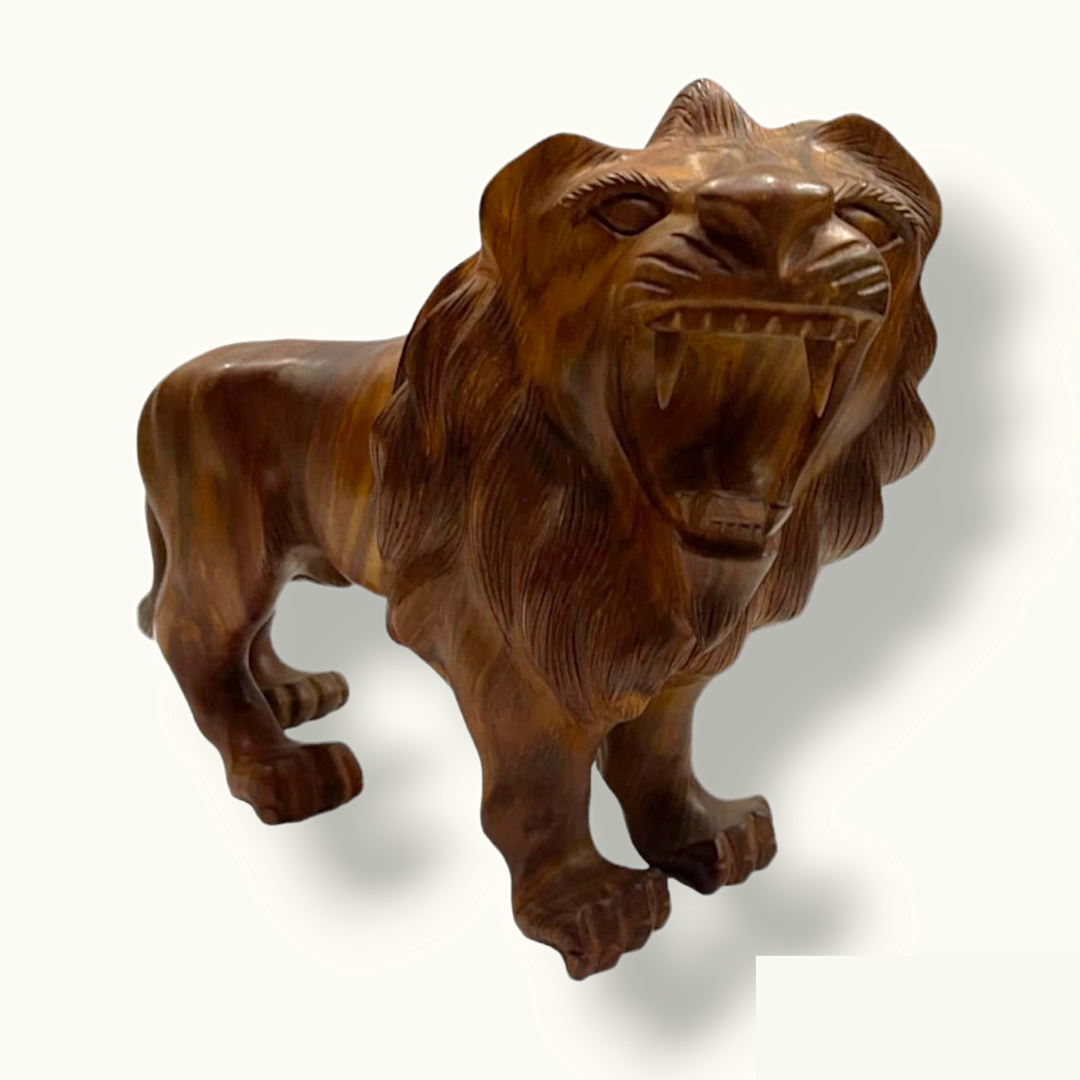 Stunning Wooden Lion Statue, Attractive Wild Roaring Lion Sculpture.