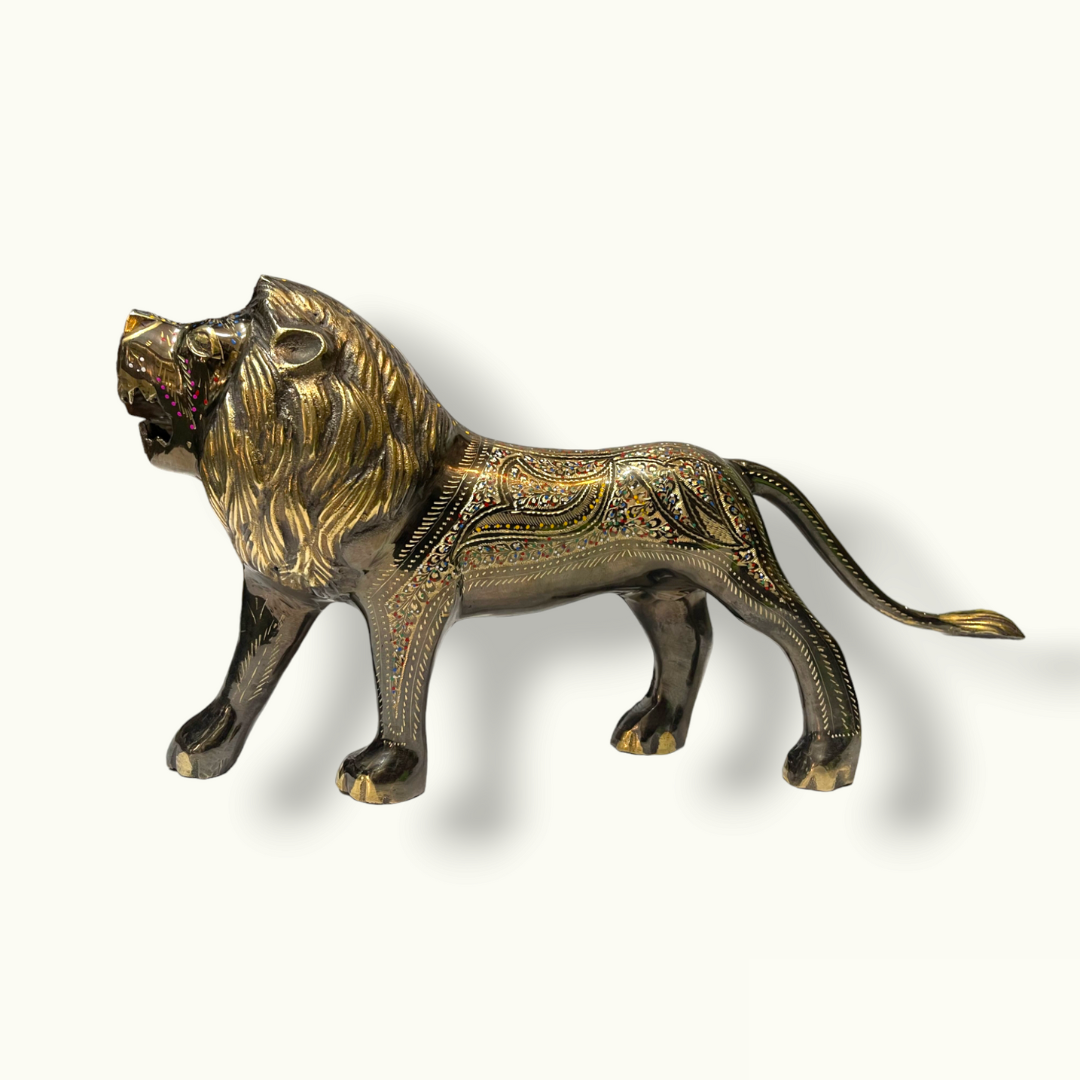 Beautiful Brass Lion Statue, Stunning Roaring Lion Sculpture.