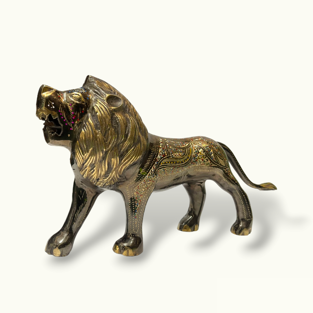 Beautiful Brass Lion Statue, Stunning Roaring Lion Sculpture.